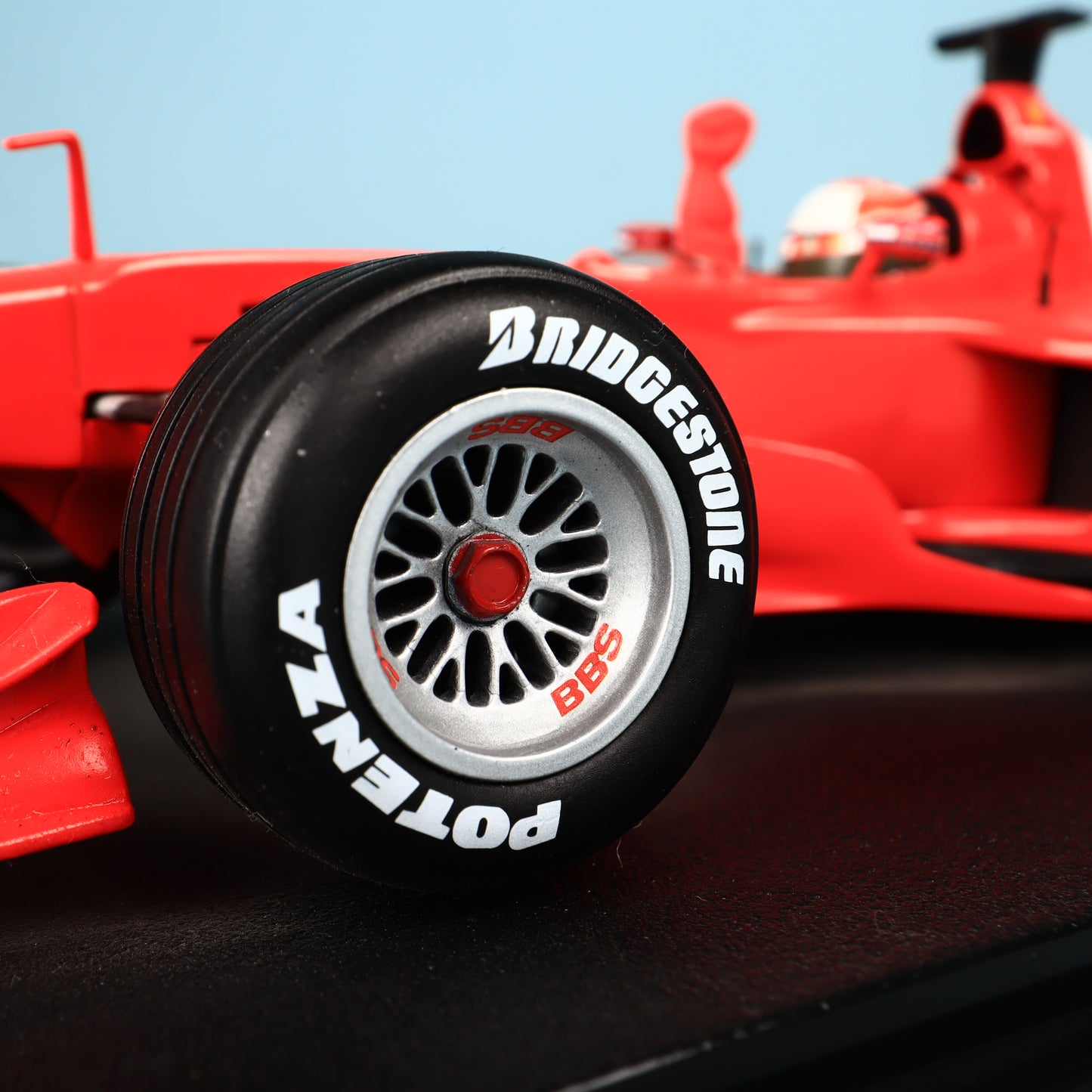 1:18 Scale Michael Schumacher Scuderia Ferrari WORLD CHAMPION F1-2000