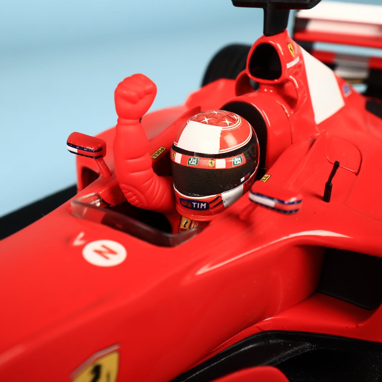 1:18 Scale Michael Schumacher Scuderia Ferrari WORLD CHAMPION F1-2000