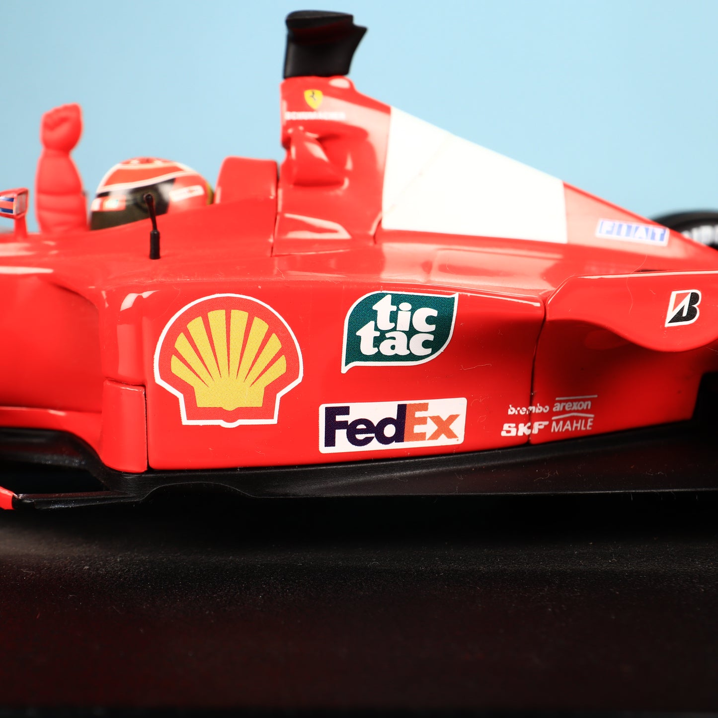 1:18 Scale Michael Schumacher Scuderia Ferrari WORLD CHAMPION F1-2000