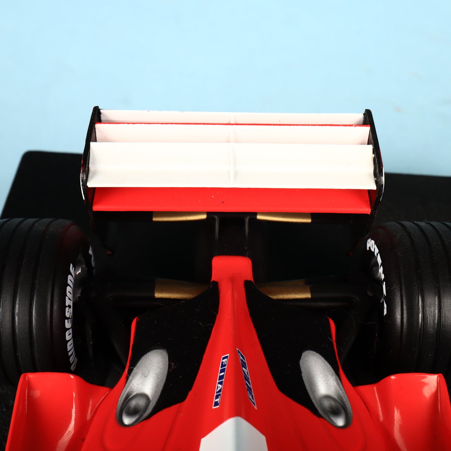 1:18 Scale Michael Schumacher Scuderia Ferrari WORLD CHAMPION F1-2000
