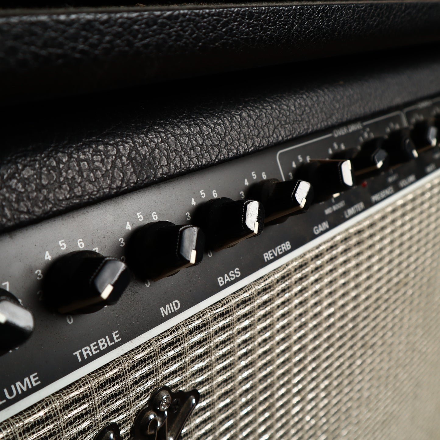 Fender Princeton Chorus PR 82 Solid State Guitar Combo Amp