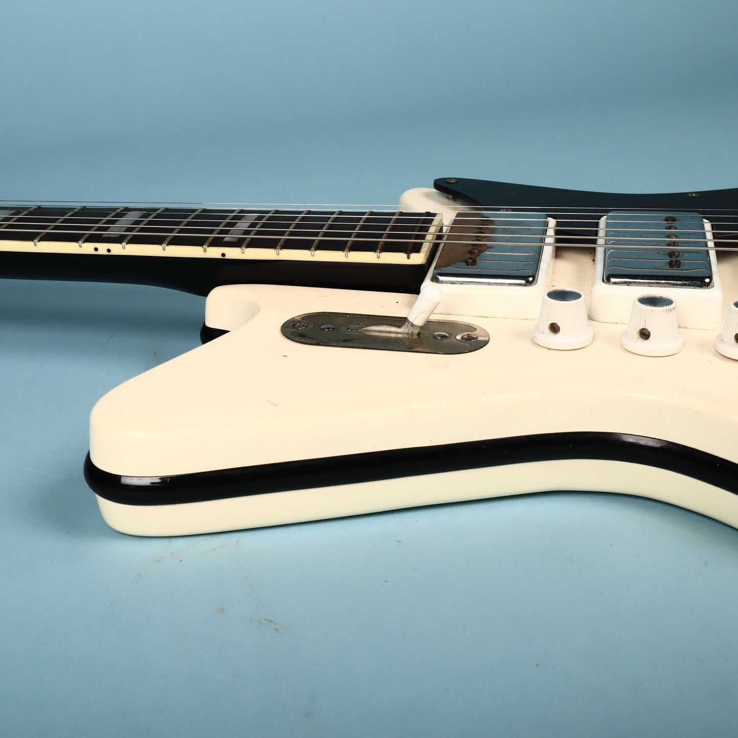 Vintage 1964 Valco Airline 3 Pickup Deluxe Res-O-Glass White