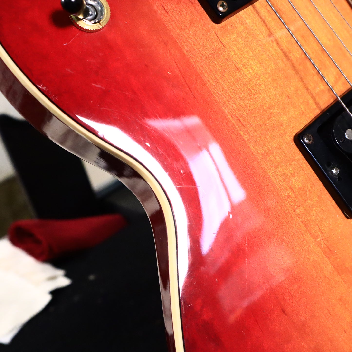 Yamaha SG1000 Cherry Sunburst 1980 Electric Guitar Japan