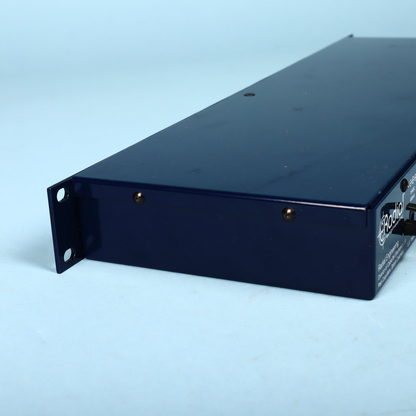 Radial Engineering JD7 Injector Guitar Signal Distribution System w/ Power