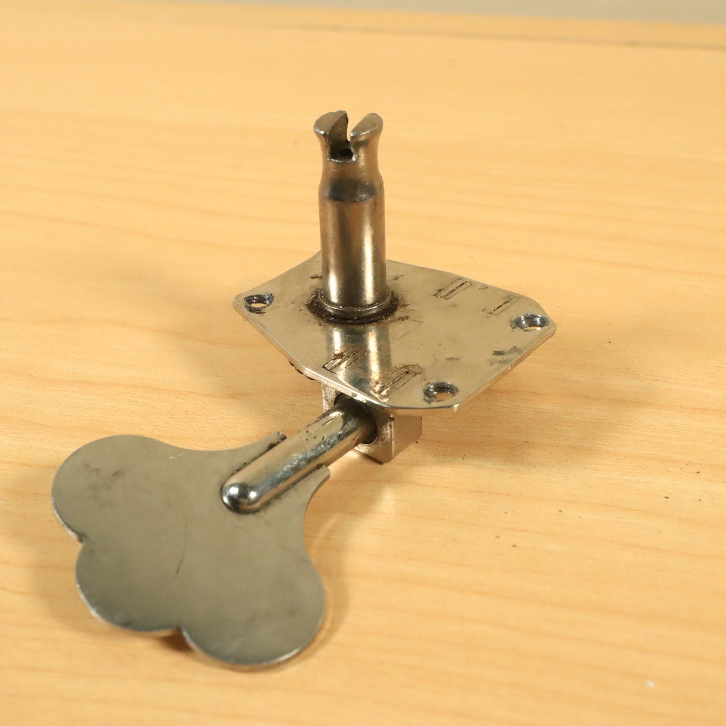 (1) Hipshot HB1 Bass Guitar Tuning Machine Treble Side