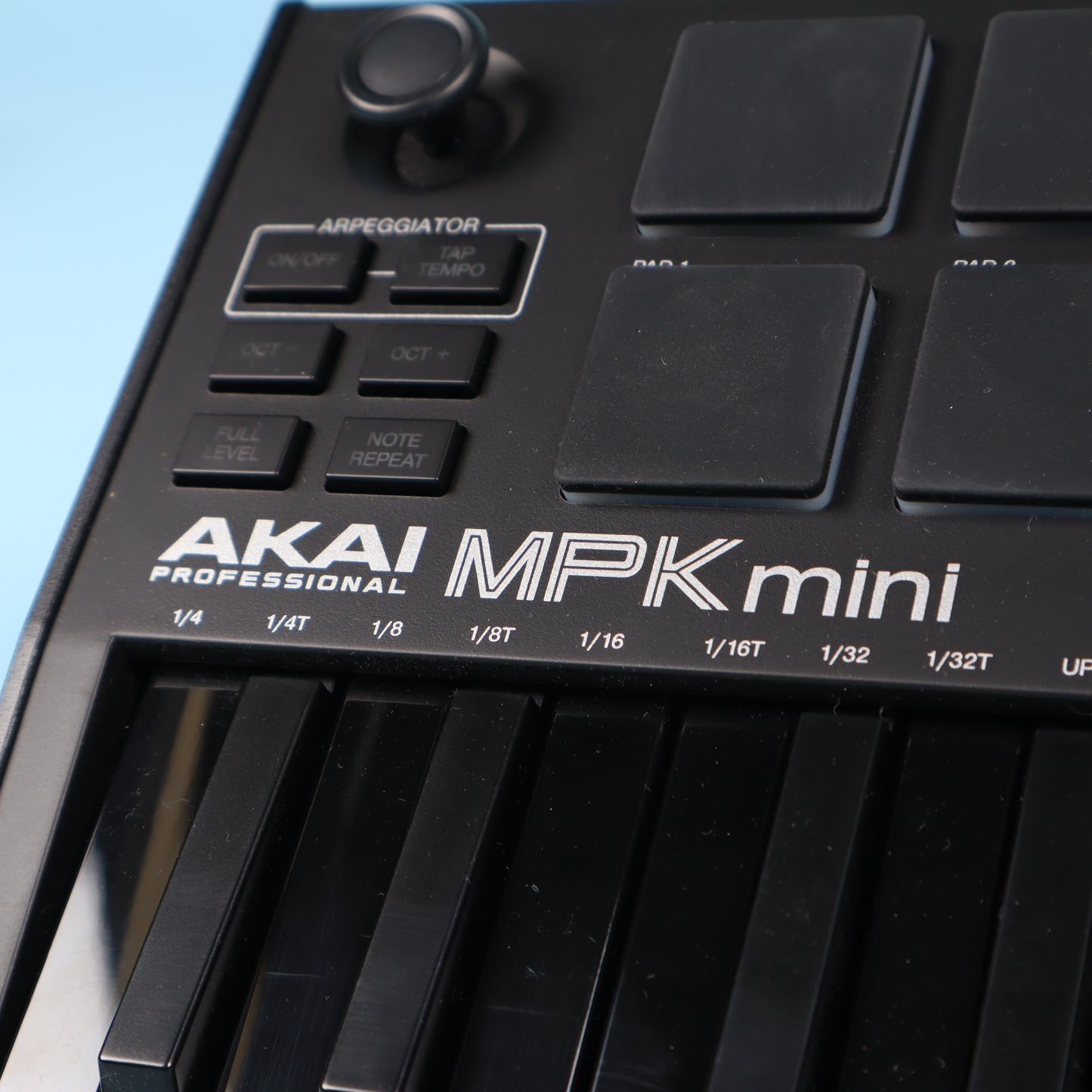 Akai MPK Mini 25 Keys Keyboard Controller - Black Edition