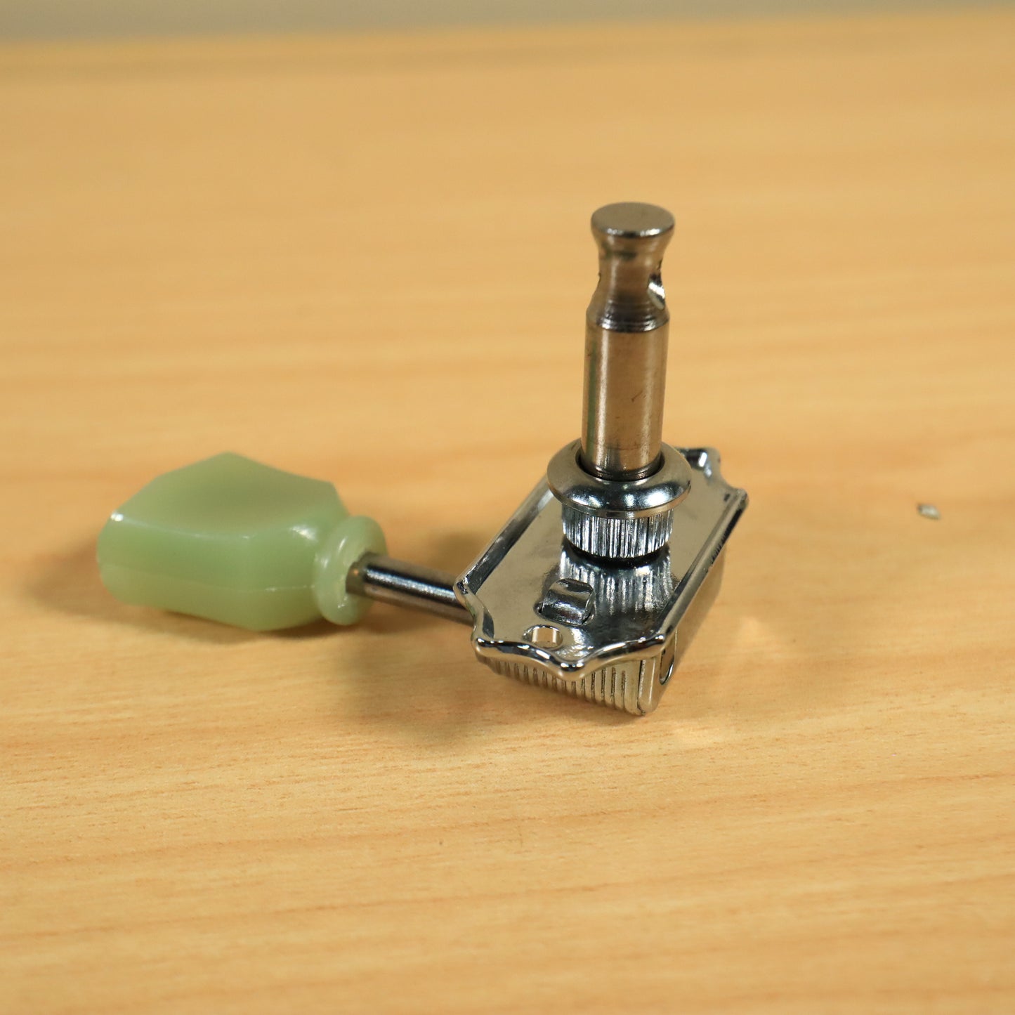 (1) Epiphone Vintage Logo Tuner Green Button High G,B,E Les Paul SG Treble Side