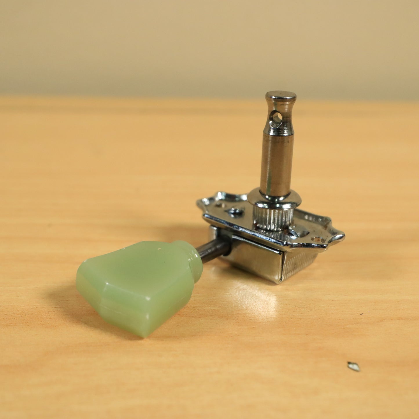 (1) Epiphone Vintage Logo Tuner Green Button Low E,A,D Les Paul SG Bass Side