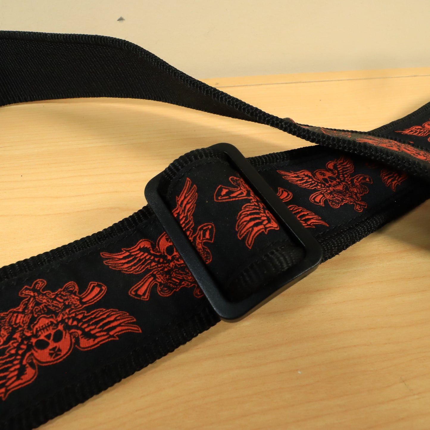 Dunlop Lucky 13 Gun Skull Guitar Strap Red / Black