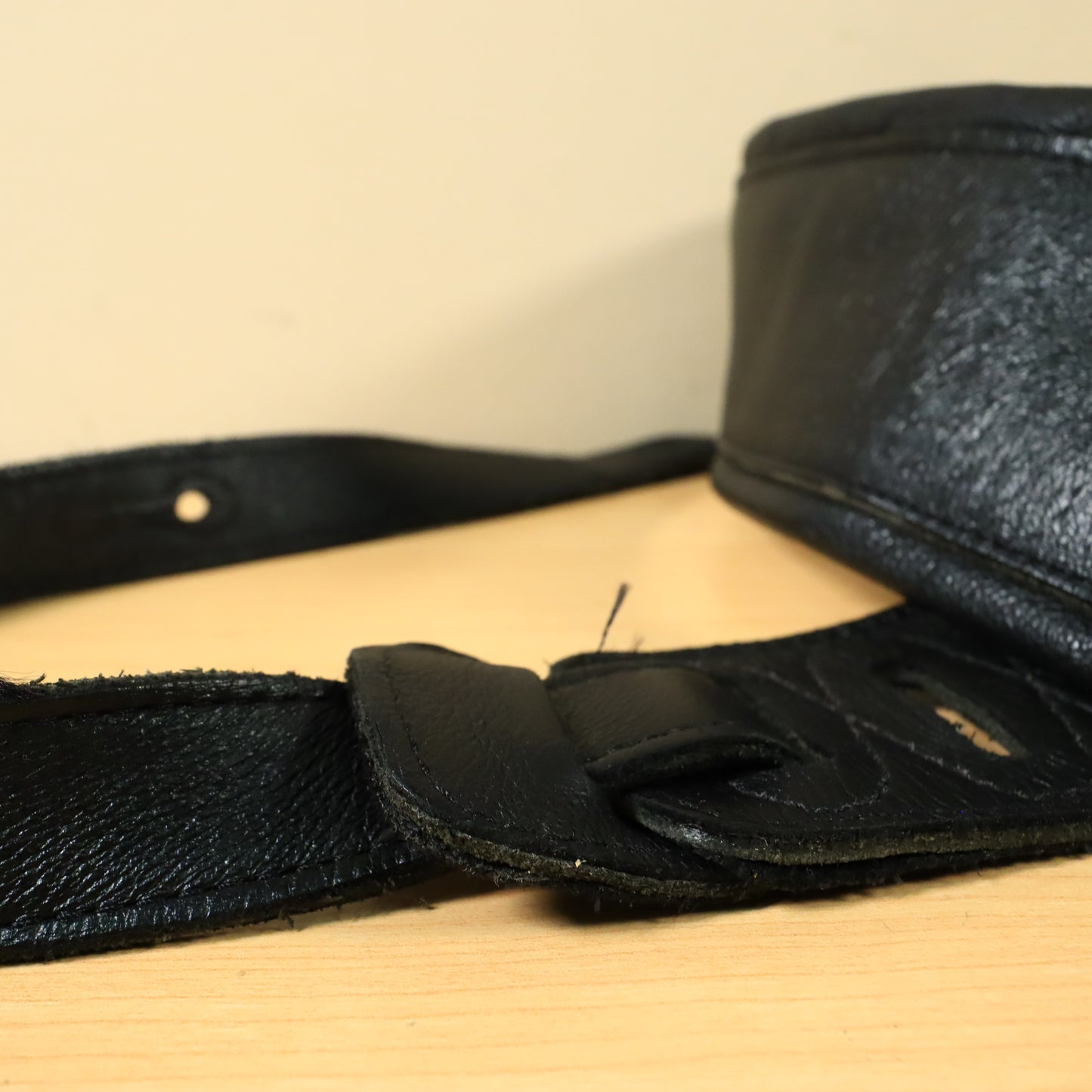 Levy's MSS2-XL Signature Legacy Garment Leather 3" Guitar Strap Black Bass