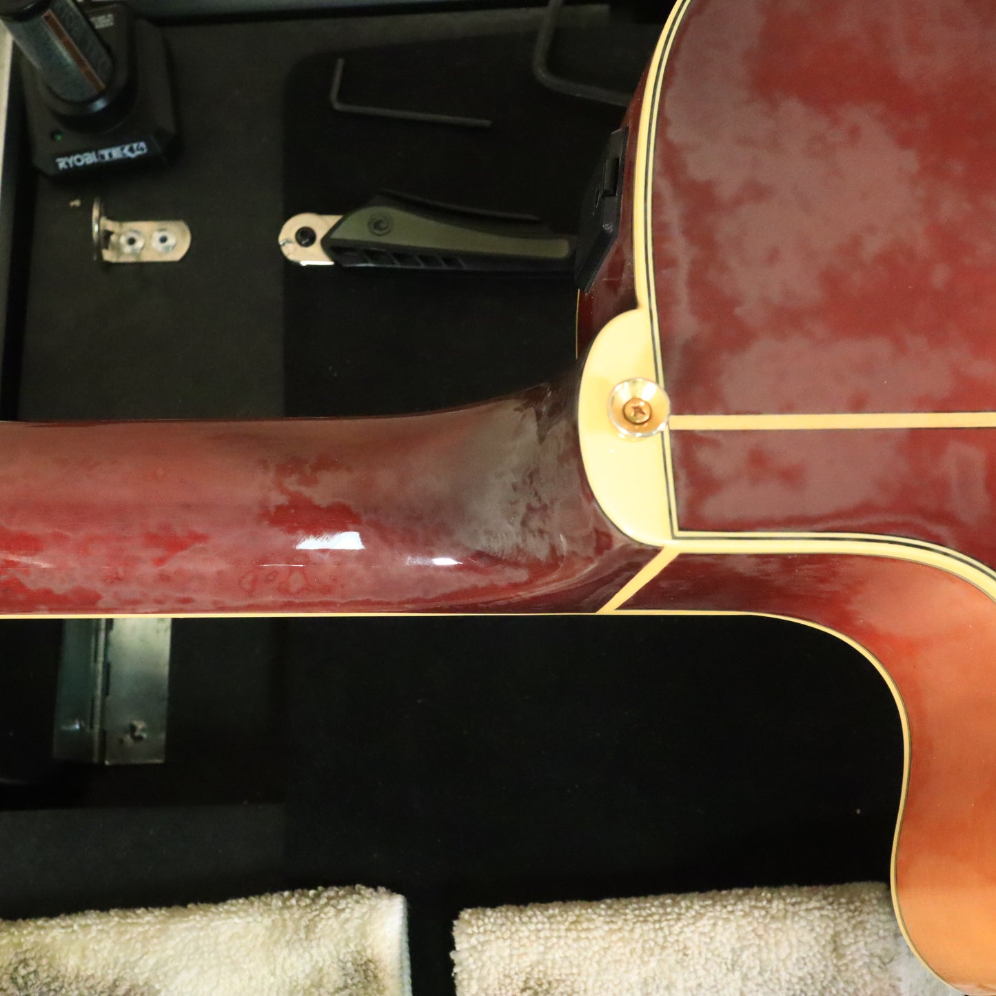 Yamaha APX-10C 3 Band EQ Built-in Electric Acoustic Guitar