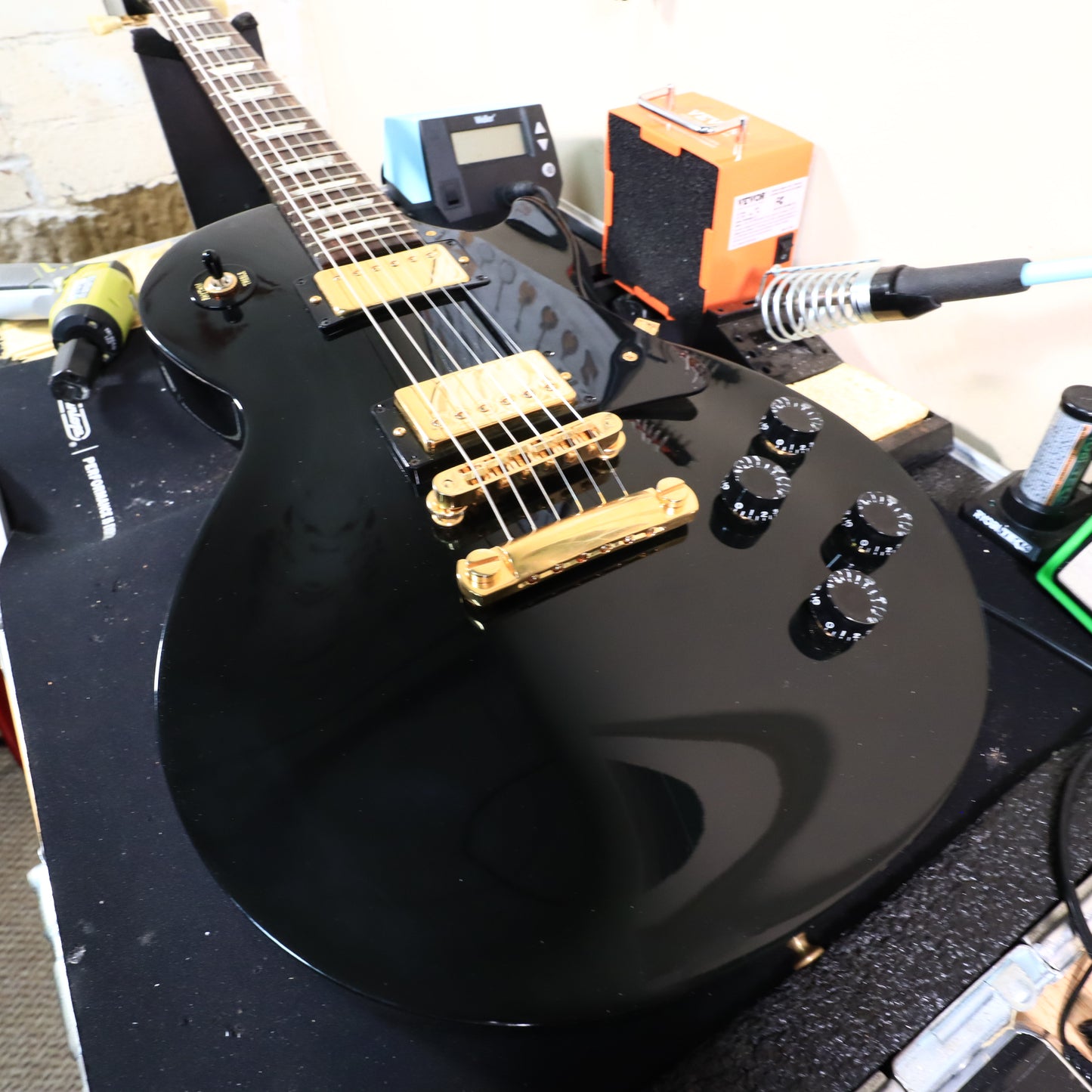 1995 Black Gibson Les Paul Studio Gold Hardware Electric Guitar