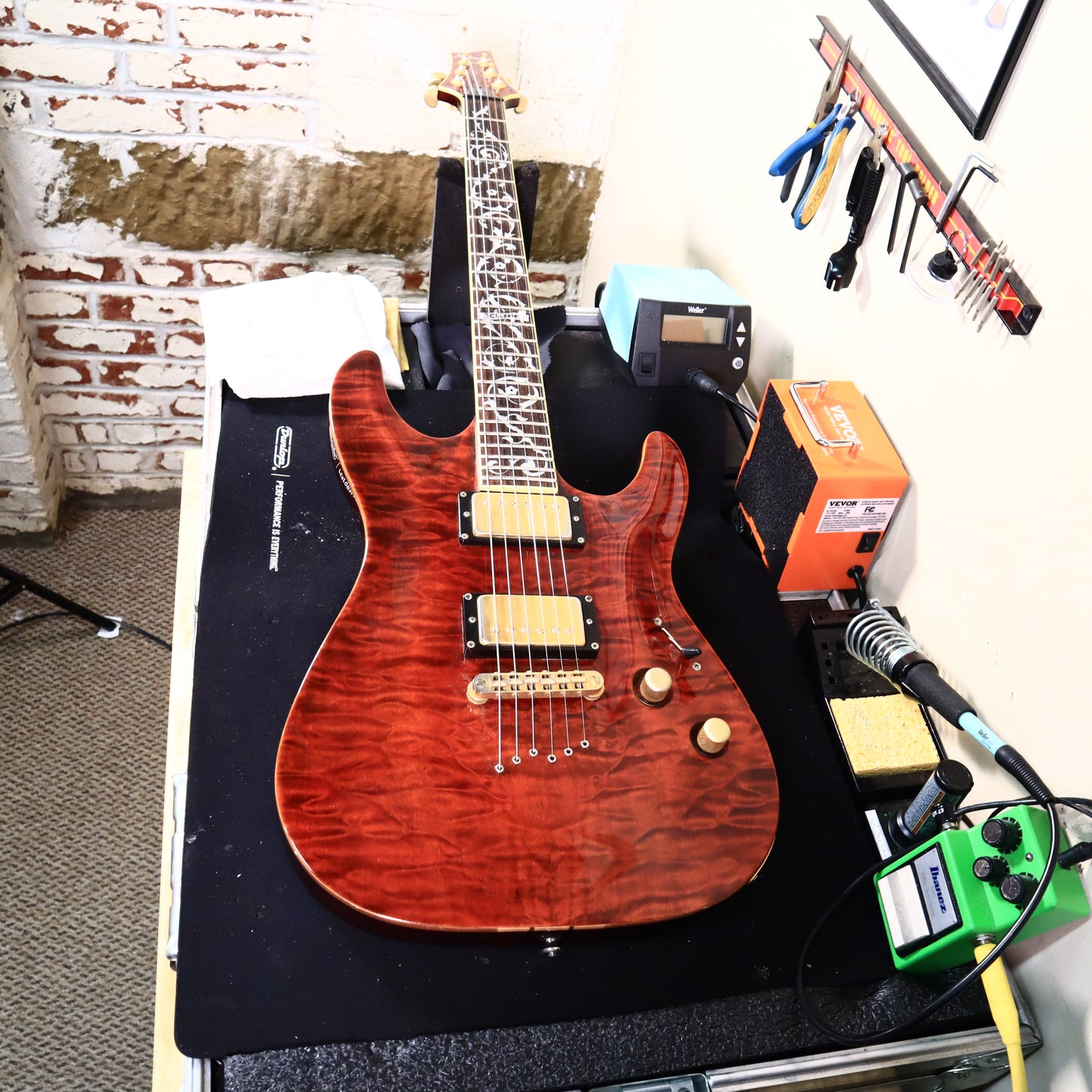 2003 Schecter C-1 Classic Diamond Vine Inlays Antique Amber