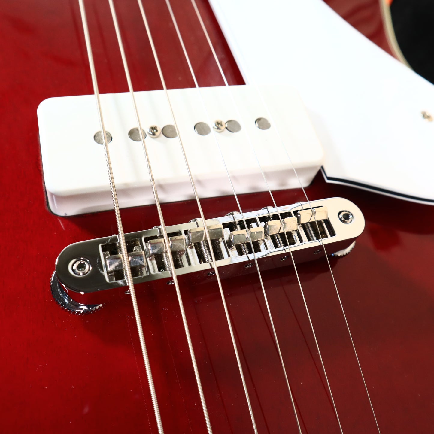 Vox Bobcat V90 Cherry Red Semi-Hollowbody Electric Guitar