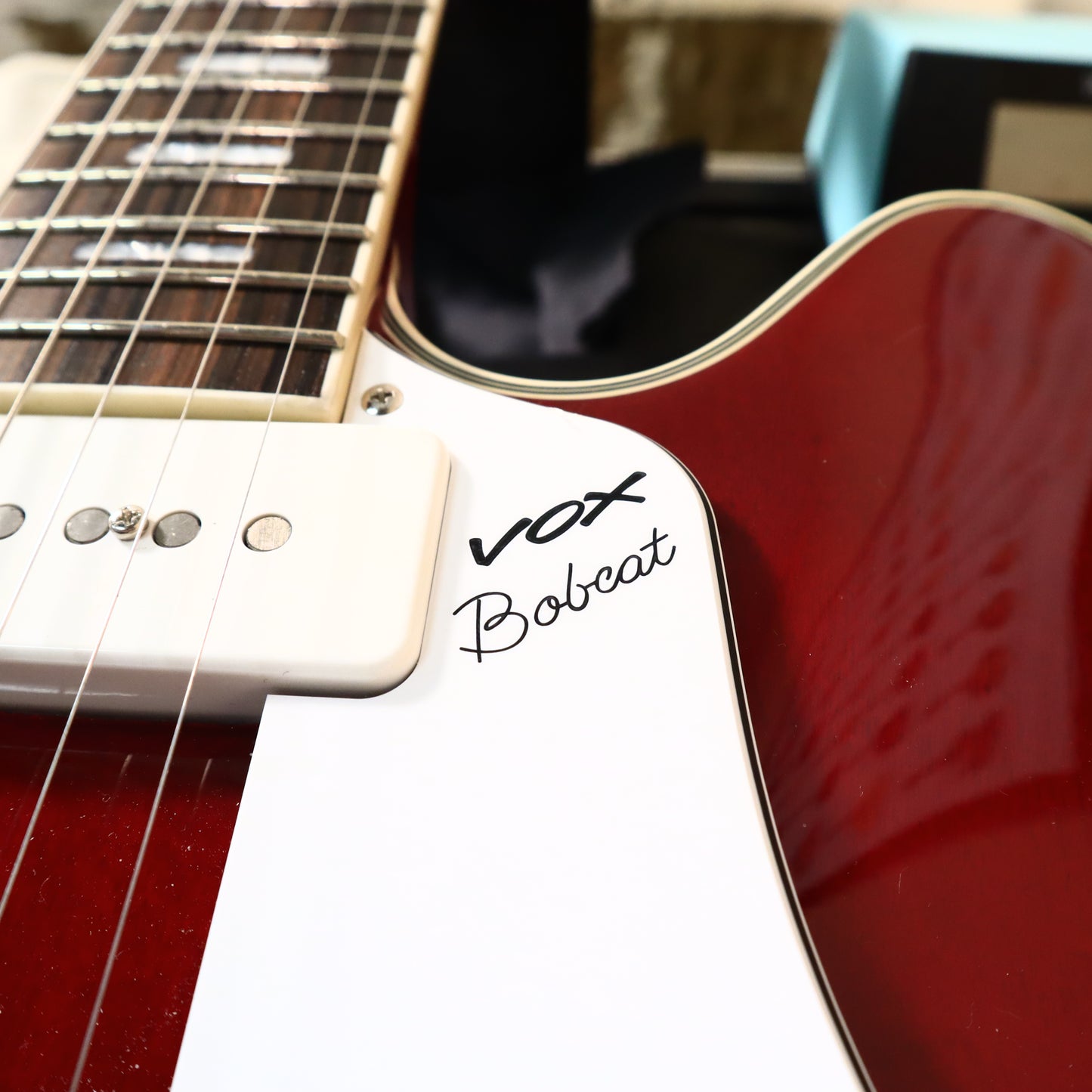 Vox Bobcat V90 Cherry Red Semi-Hollowbody Electric Guitar