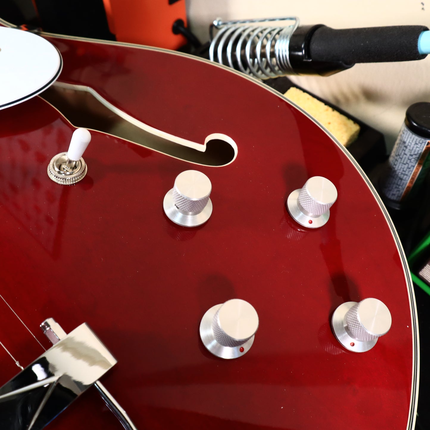 Vox Bobcat V90 Cherry Red Semi-Hollowbody Electric Guitar