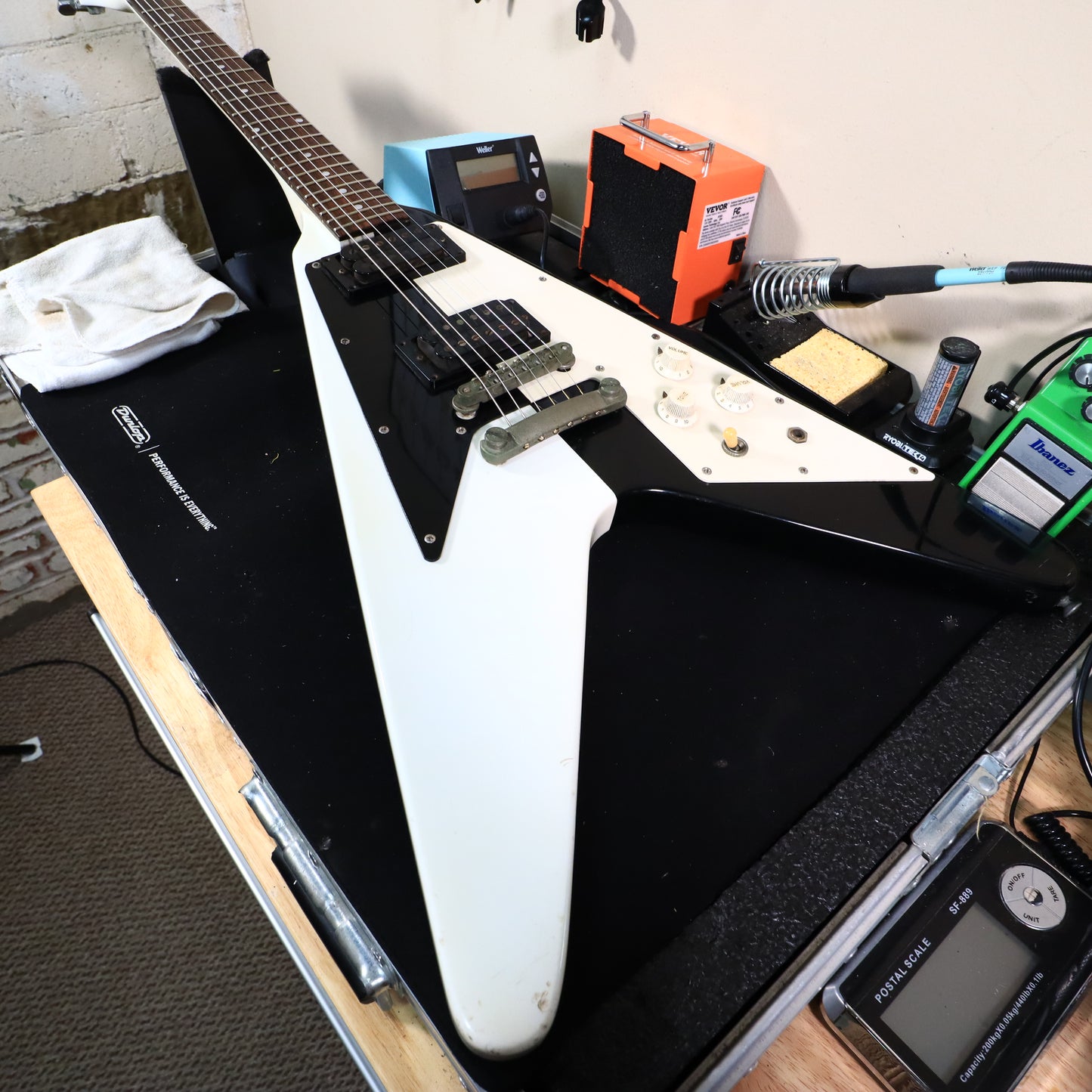 1980's Fernandes Michael Schenker Flying V Made In Japan Vintage 80's FV-85MS