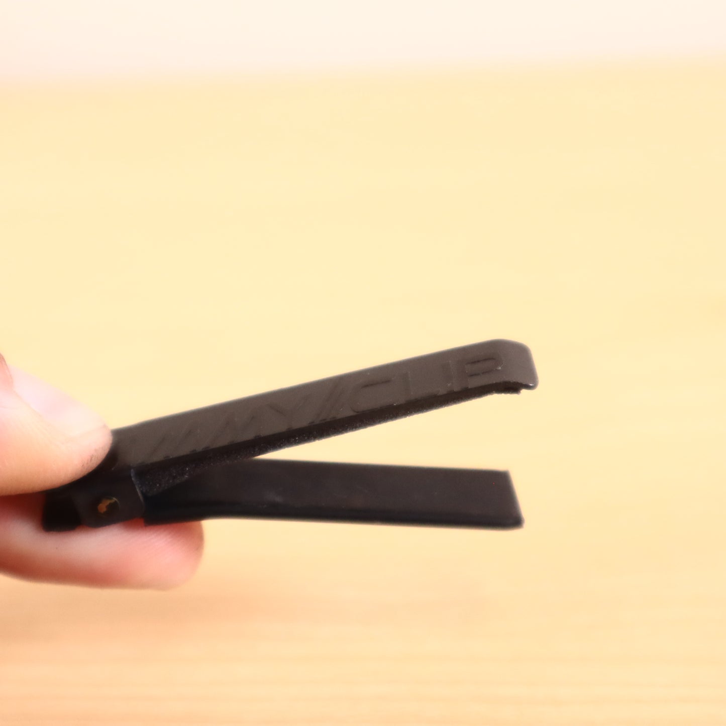 Black Jimmy Clip for Electric Guitar
