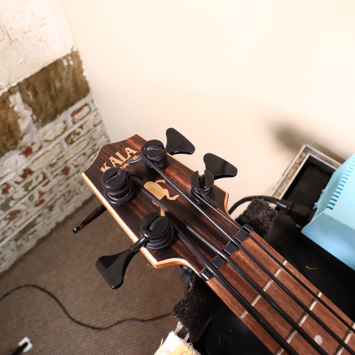 Kala UBASS-EBY-FS U-Bass Striped Ebony Uke
