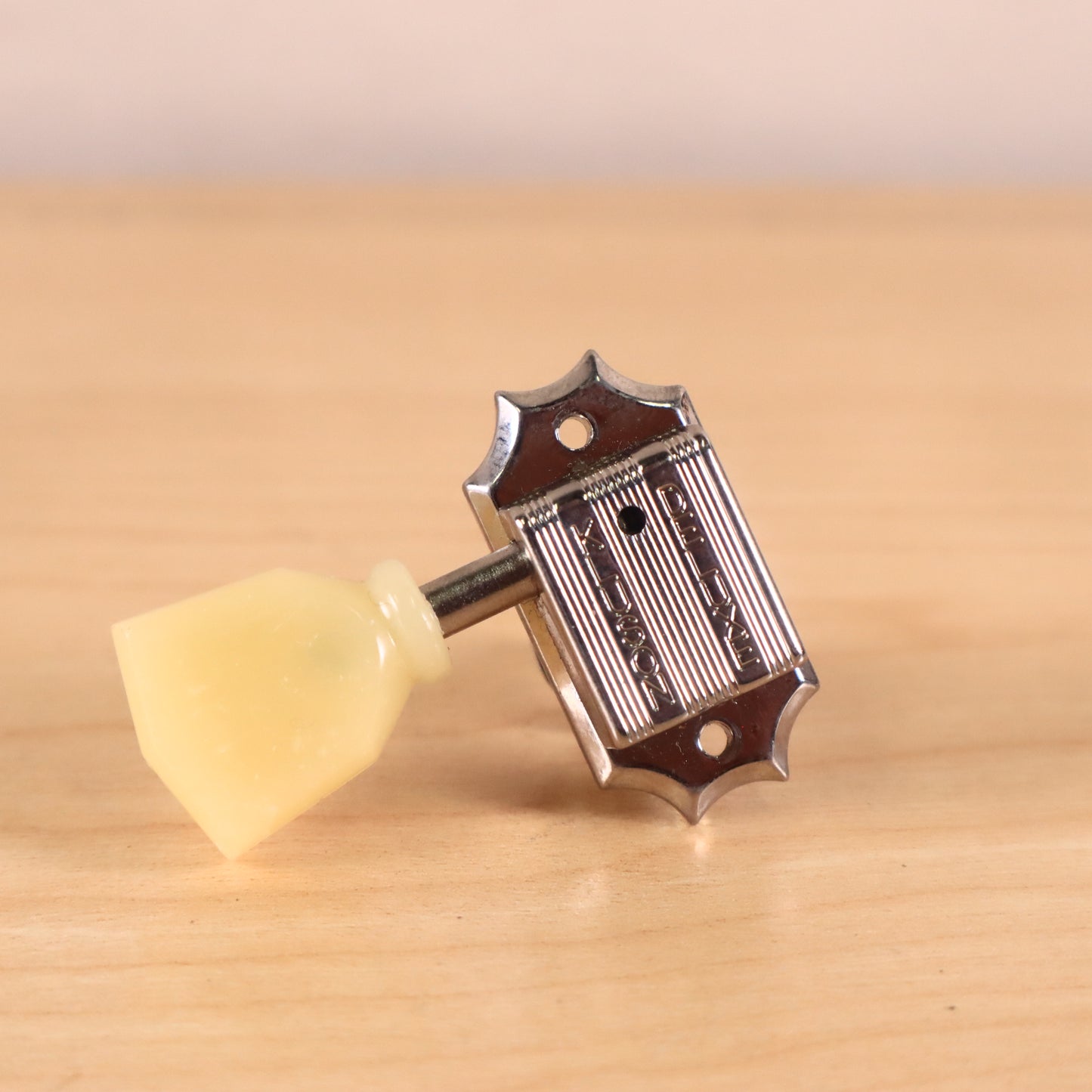 (1) Kluson Deluxe Guitar Tuning Machine Treble