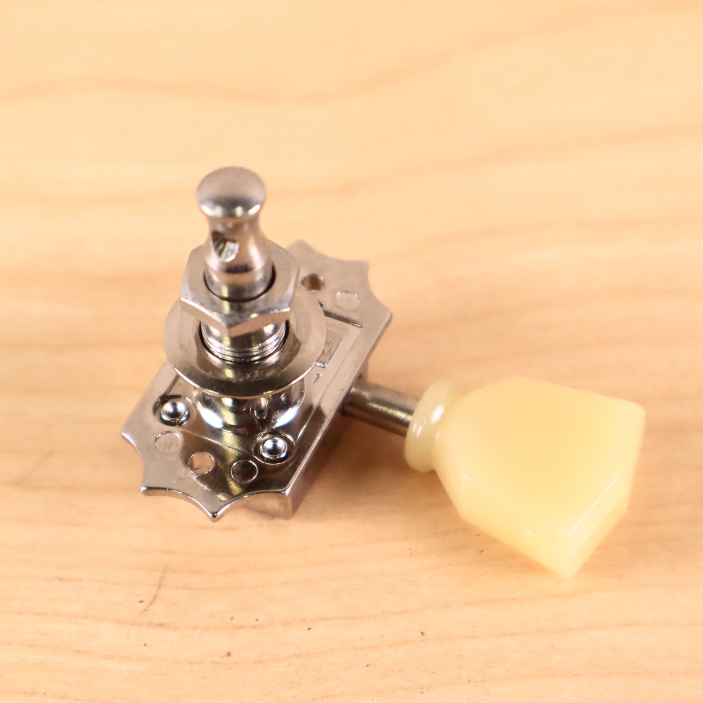 (1) Kluson Deluxe Guitar Tuning Machine Treble