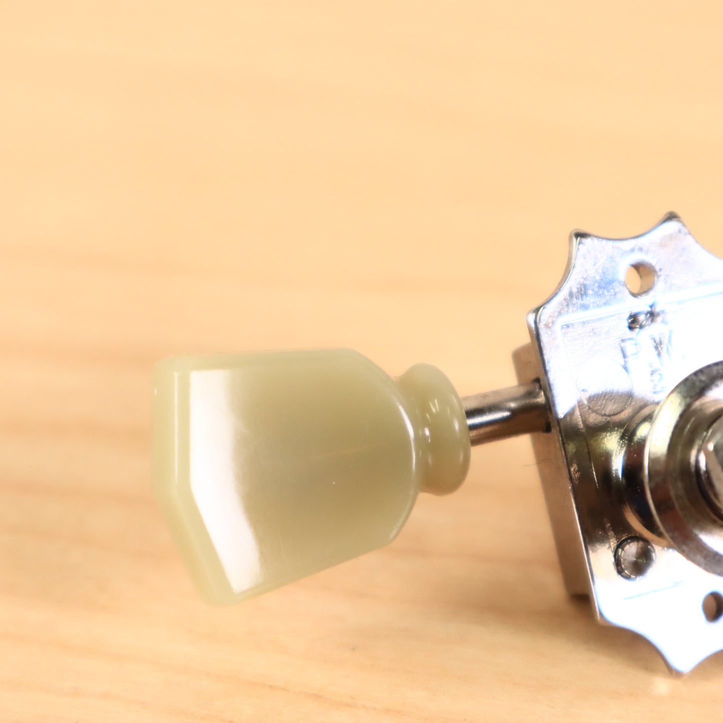 (1) Gibson Deluxe Guitar Tuner P. W. Chrome Bass Side