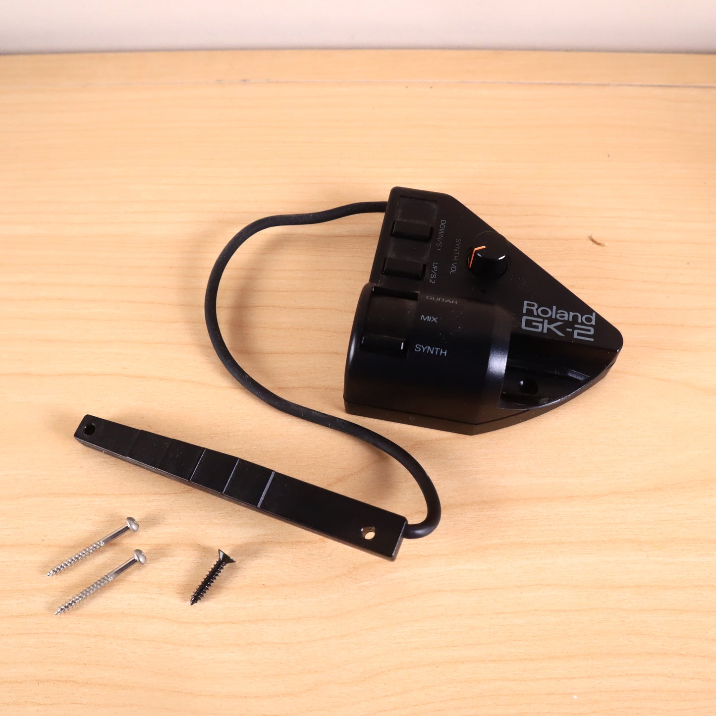 Roland GK-2A MIDI Guitar Pickup