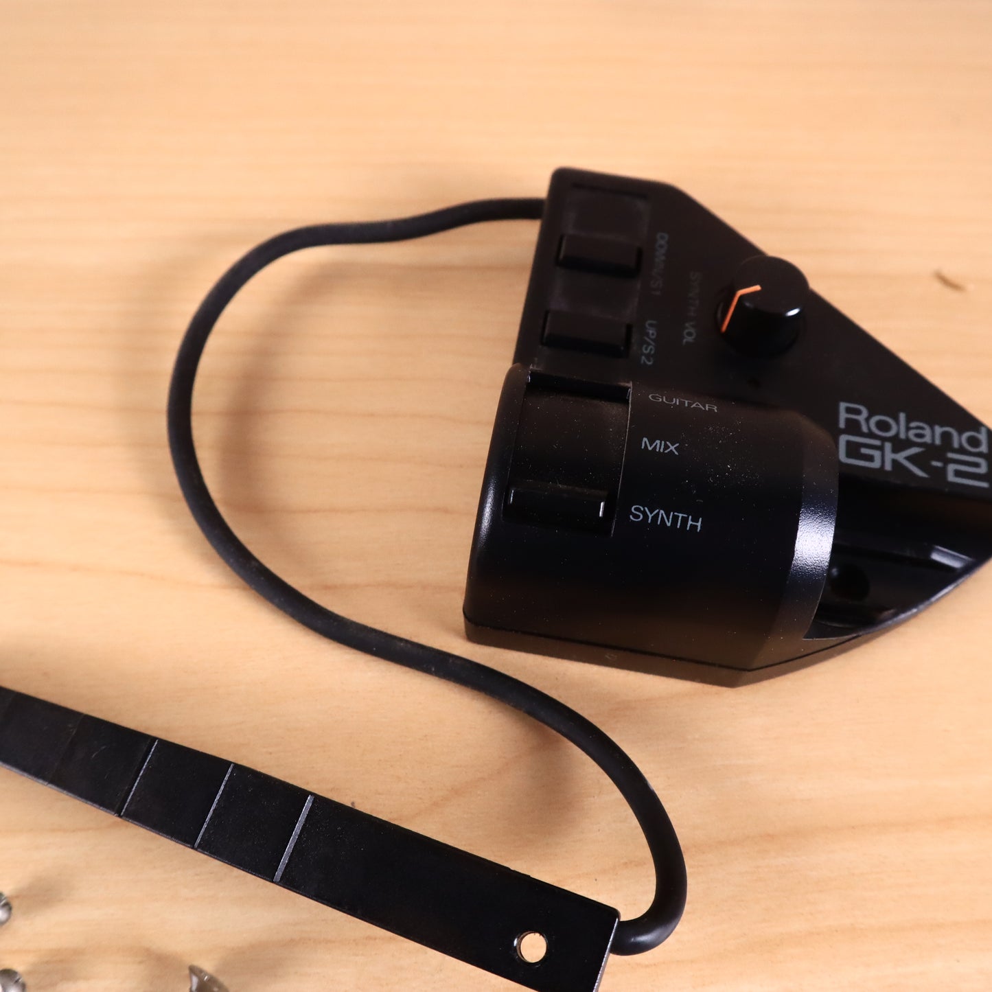 Roland GK-2A MIDI Guitar Pickup