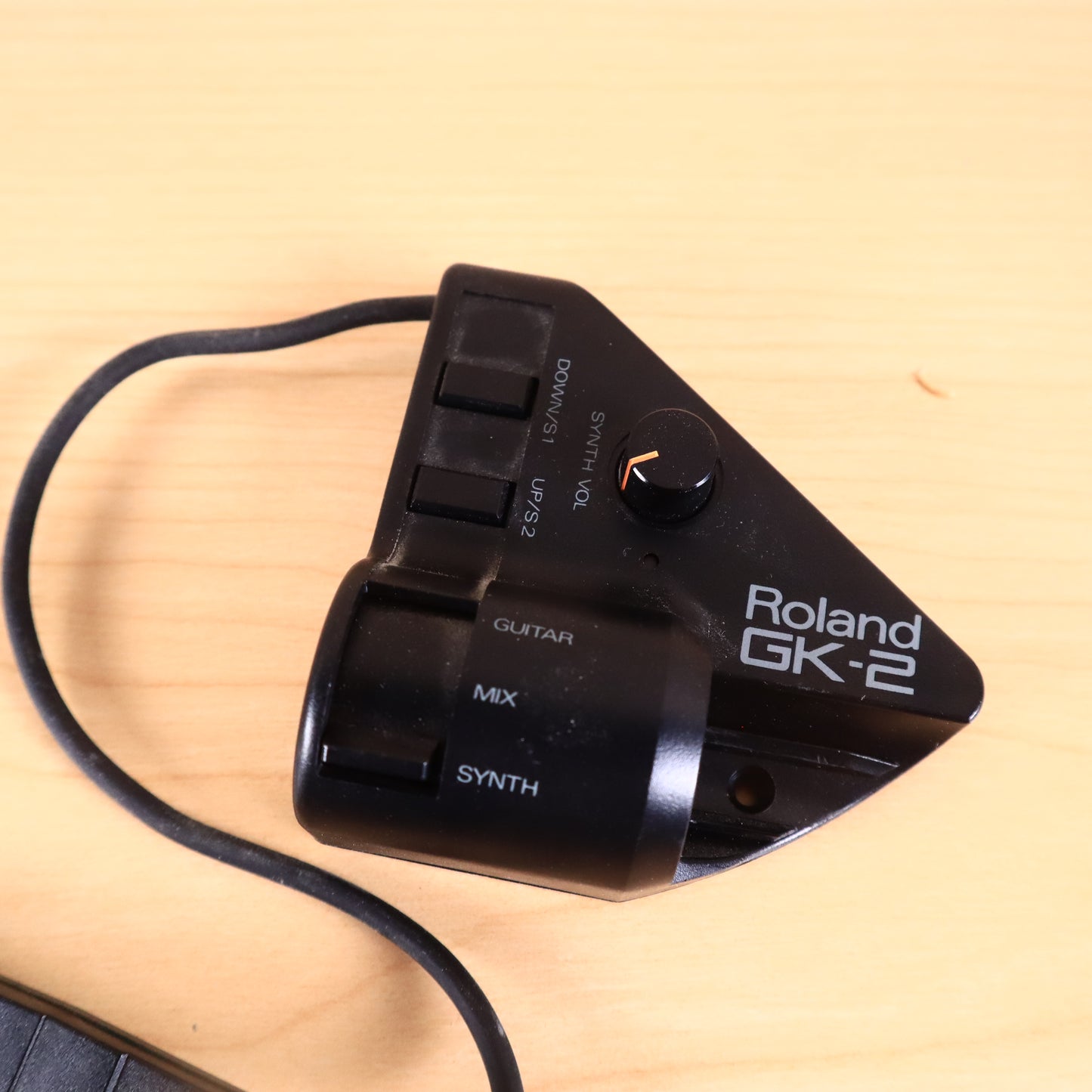 Roland GK-2A MIDI Guitar Pickup
