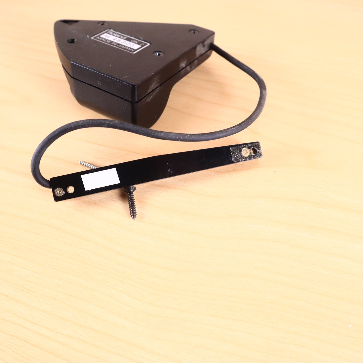 Roland GK-2A MIDI Guitar Pickup