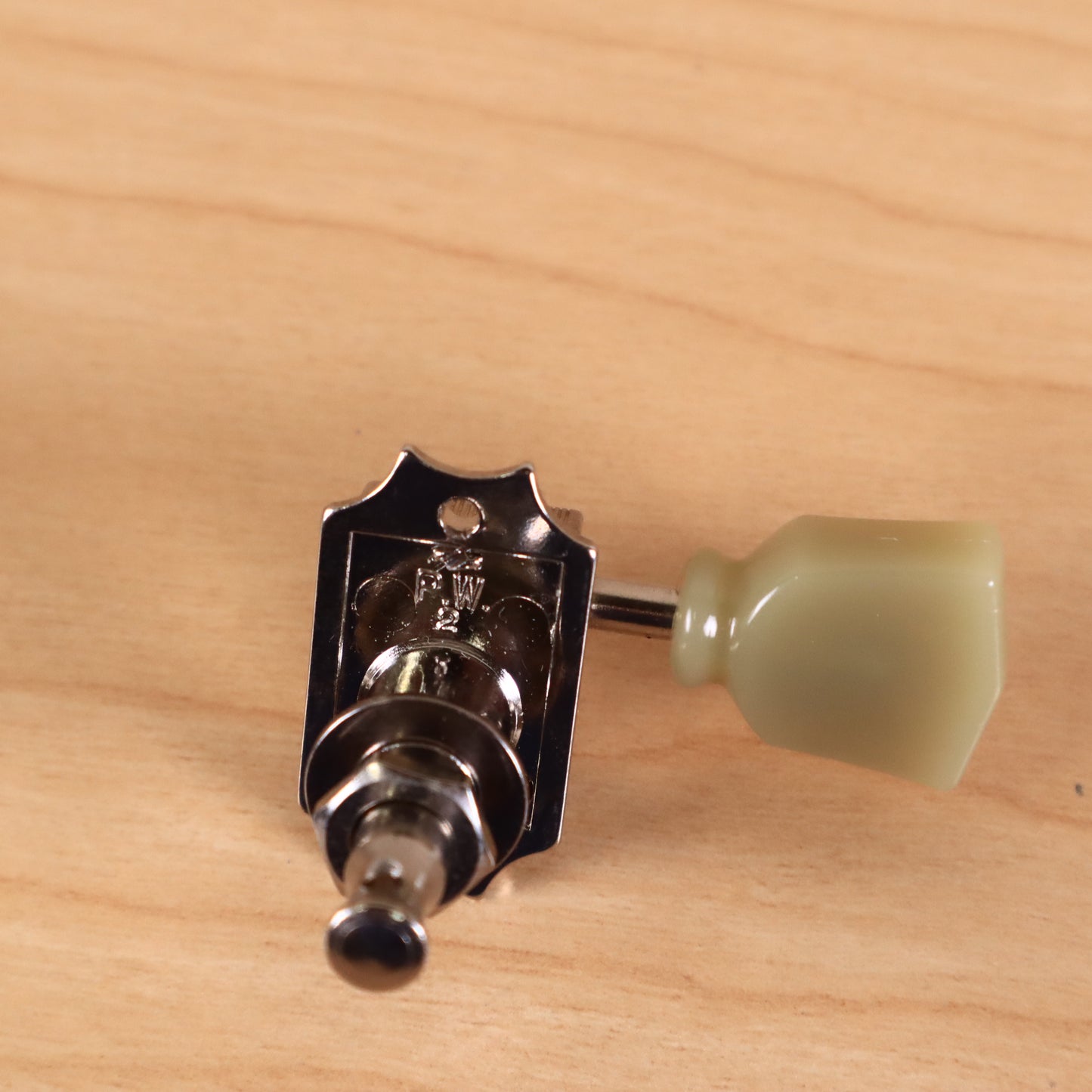 (1) Gibson Deluxe Guitar Tuning Peg Treble Side Chrome Tulip