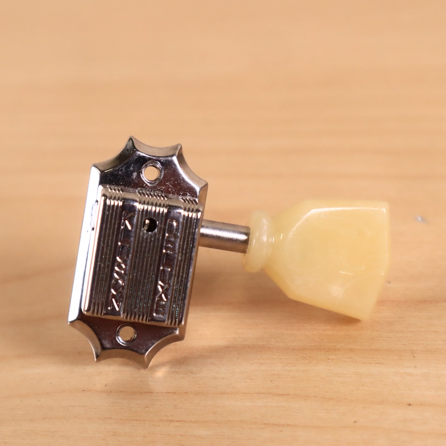 (1) Kluson Deluxe Guitar Tuner Tone Bass Chrome