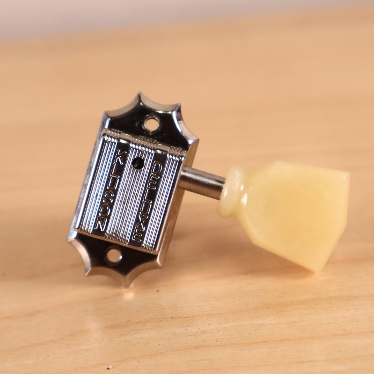 (1) Kluson Deluxe Guitar Tuner Tone Bass Chrome