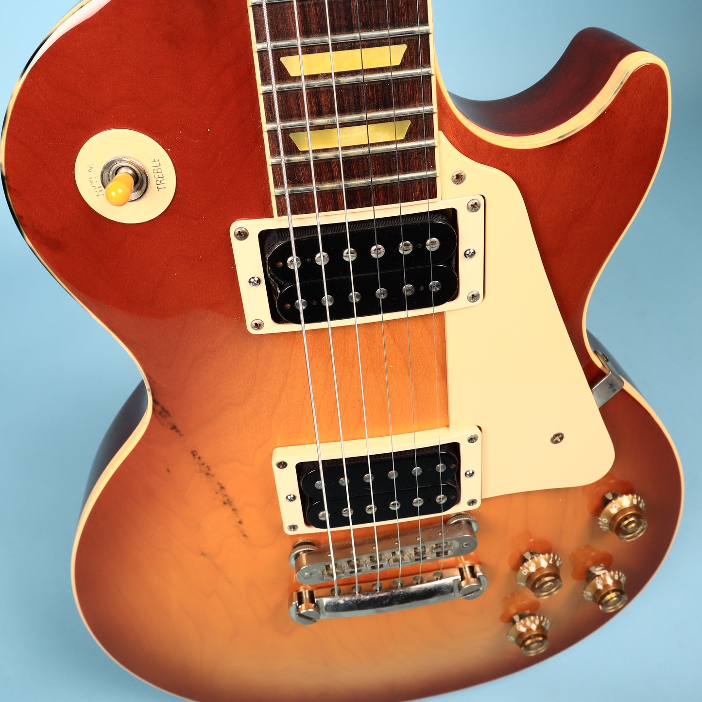2004 Gibson Les Paul Classic Electric Guitar Honey Burst