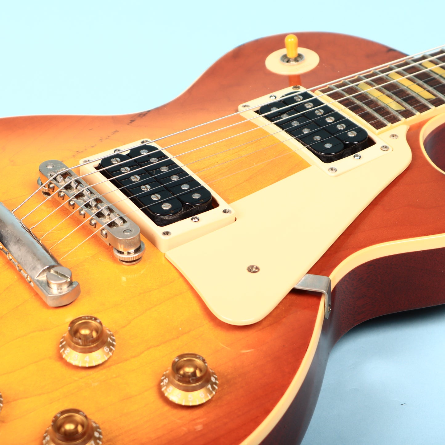 2004 Gibson Les Paul Classic Electric Guitar Honey Burst