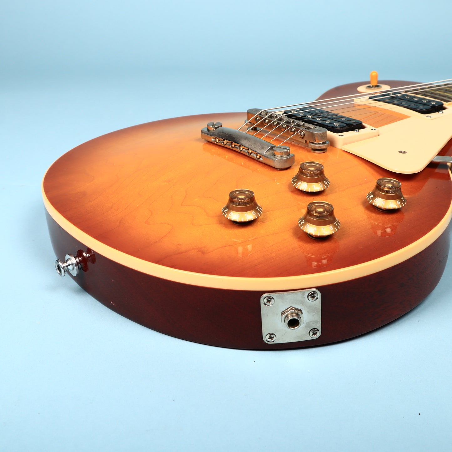 2004 Gibson Les Paul Classic Electric Guitar Honey Burst