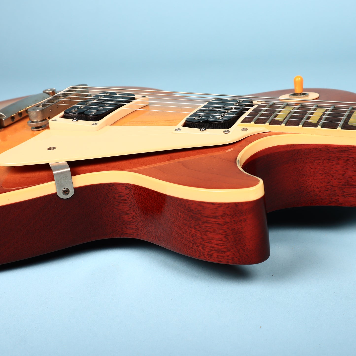 2004 Gibson Les Paul Classic Electric Guitar Honey Burst