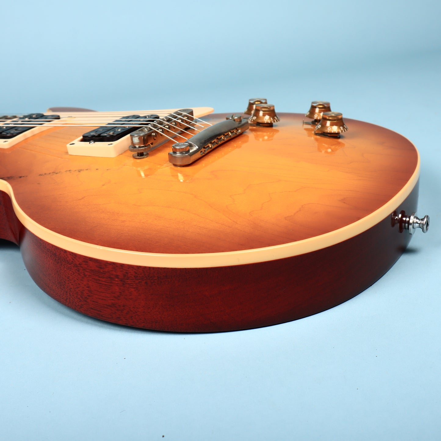 2004 Gibson Les Paul Classic Electric Guitar Honey Burst