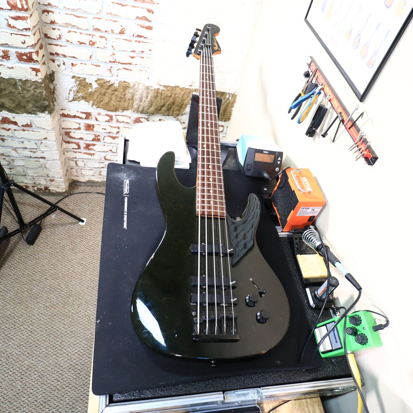 1991 Fender HM Bass Blackstone Black Fleck Finish V 5 String