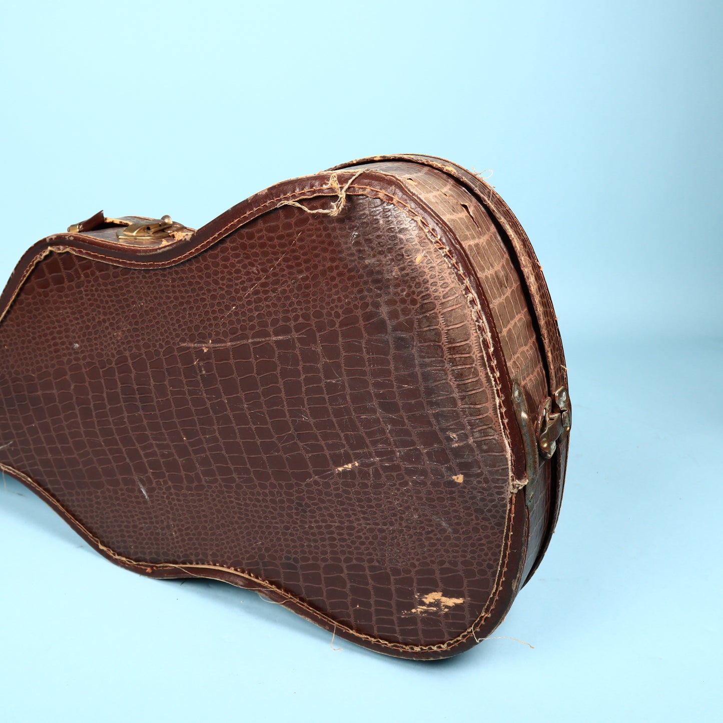 Vintage Silvertone (Kay) 1413L Alligator Chipboard Case