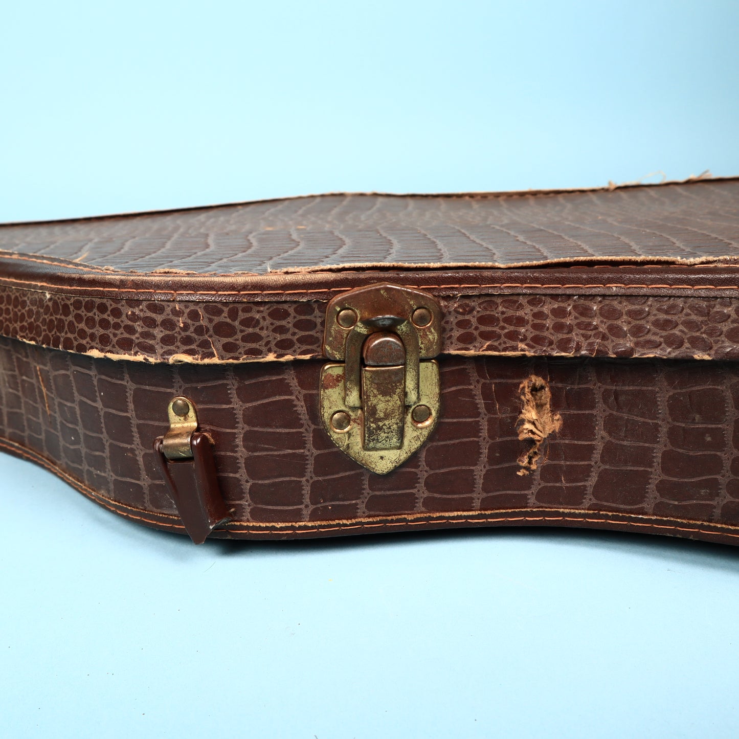 Vintage Silvertone (Kay) 1413L Alligator Chipboard Case