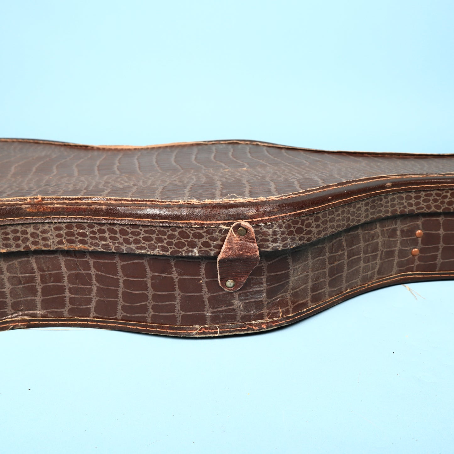 Vintage Silvertone (Kay) 1413L Alligator Chipboard Case