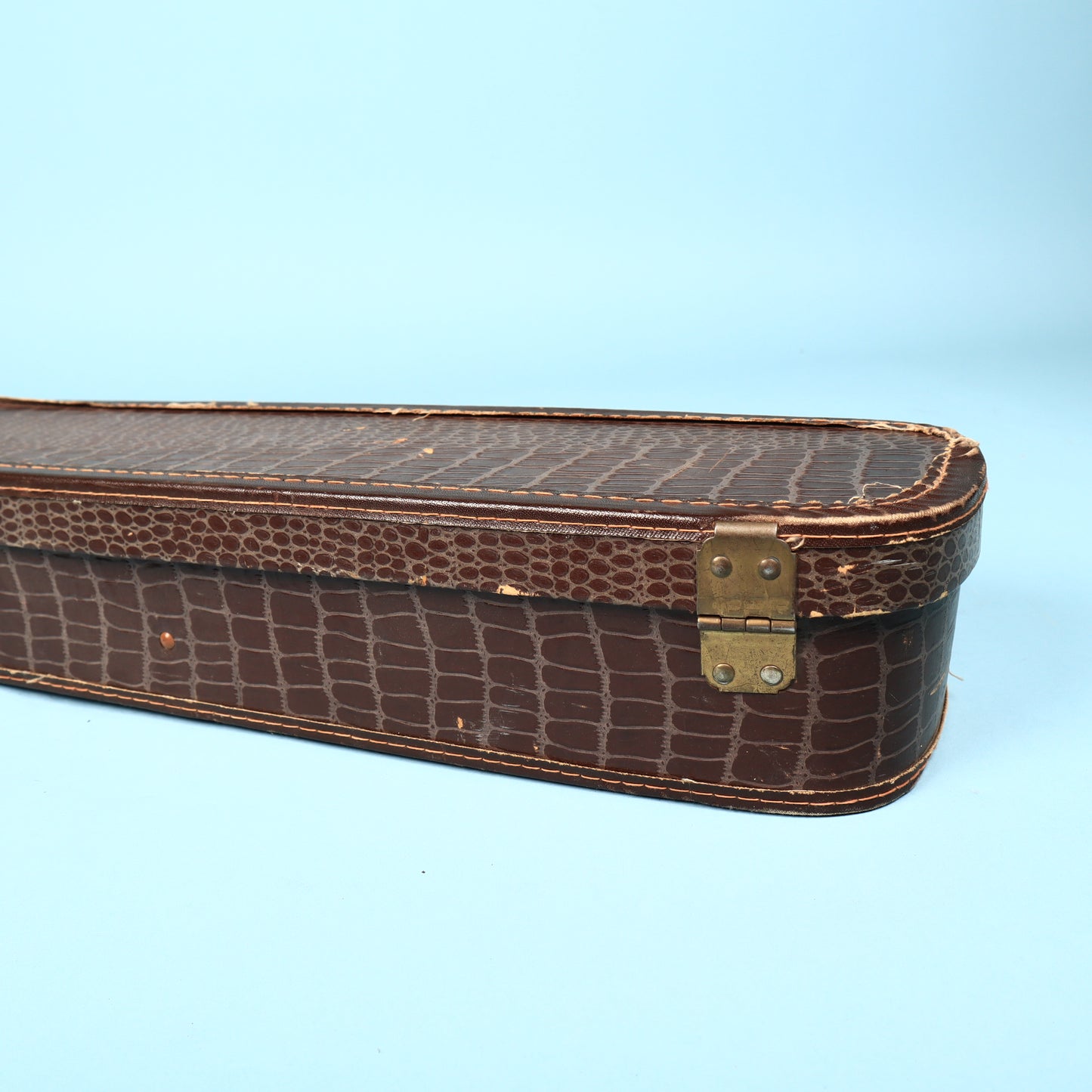 Vintage Silvertone (Kay) 1413L Alligator Chipboard Case