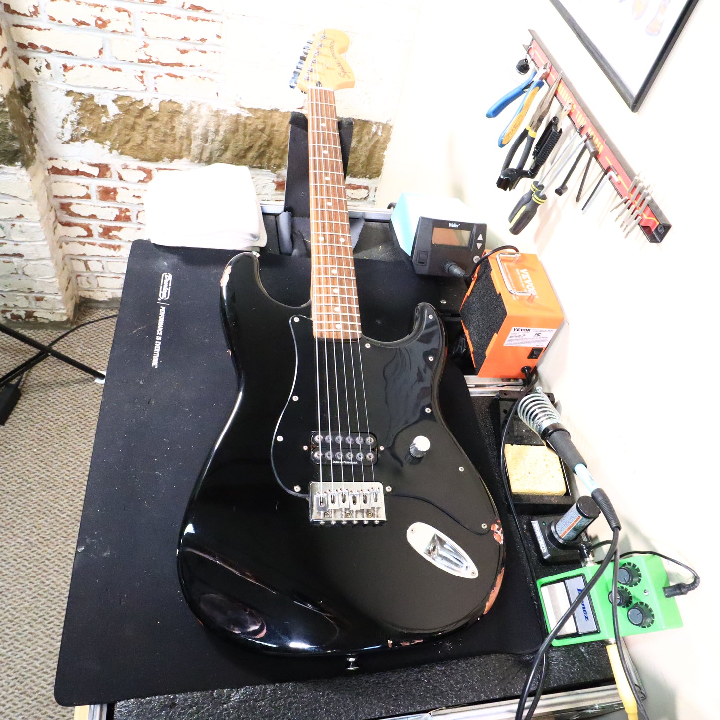 2002 Squier Tom Delonge Stratocaster Electric Guitar Black
