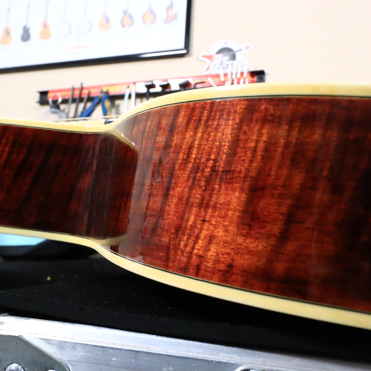 2005 Eastman AR805CE Classic Archtop Guitar