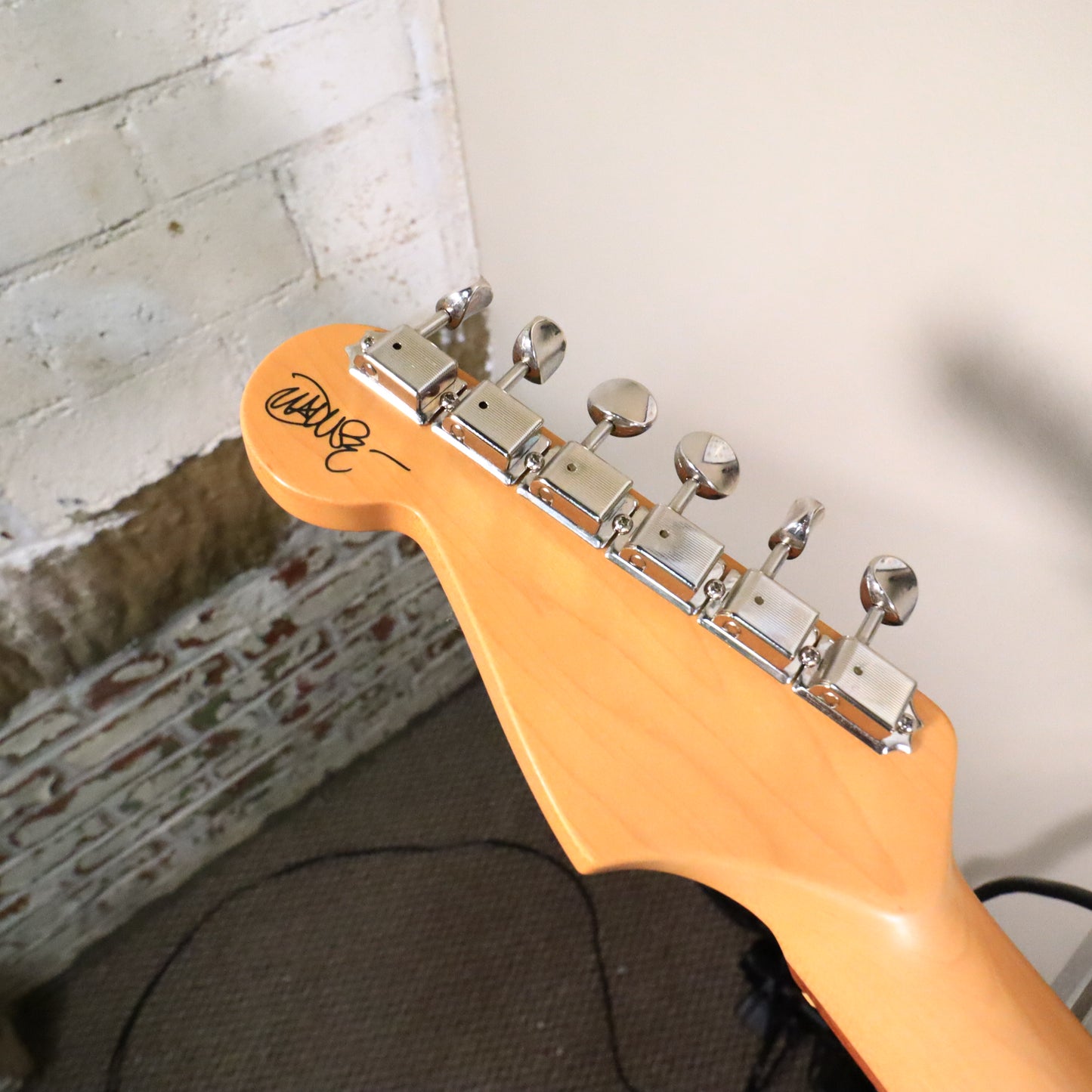 Fender John Mayer Signature Stratocaster Electric Guitar 3-Color Sunburst + OHSC