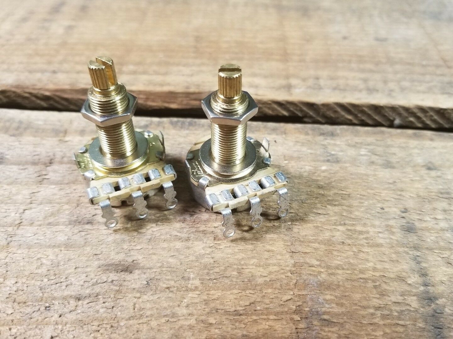 (2) Gibson Custom Shop 300k Long Shaft Linear Taper Pots Potentiometer NOS