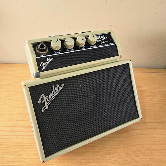 Fender Mini Tone-Master 1W 2x2インチ ミニギターコンボアンプ