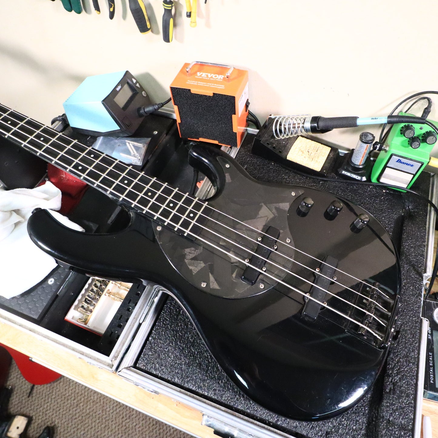 Modulus Custom Made Electric Bass with Graphite Neck and Bartolini Pickups