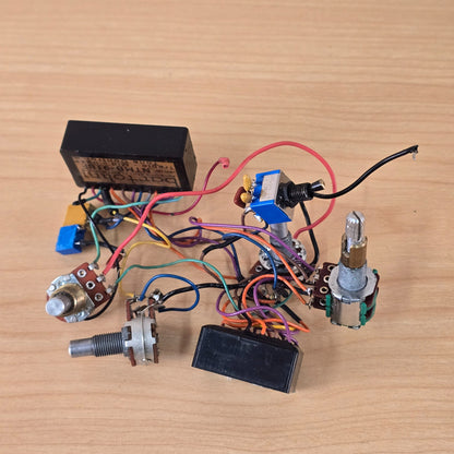 Bartolini NTMB-918F 3-Band Bass Preamp Harness with Pots and Switches